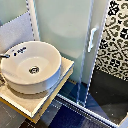 Nice In By Perita Next Metro St T1 Apartment